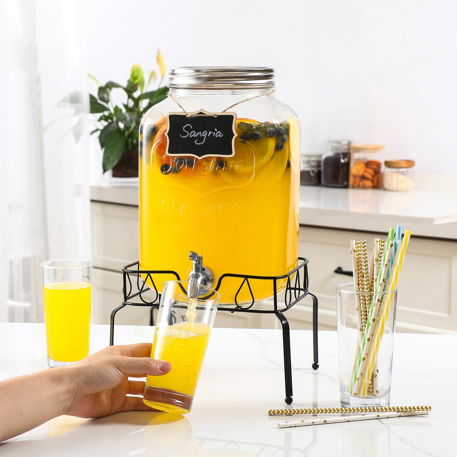 NETANY sturdy packaging protects glass during shipping.