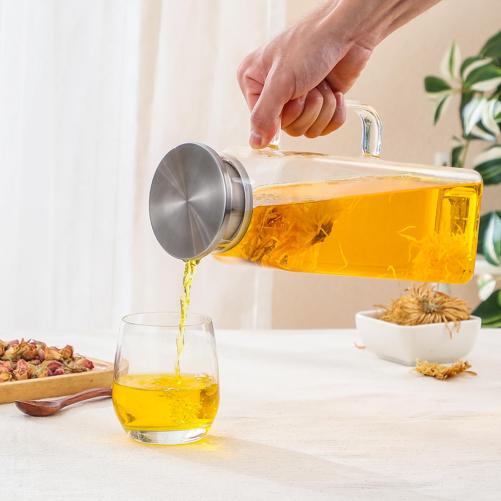 NETANY ergonomic handle and spout for comfortable pouring