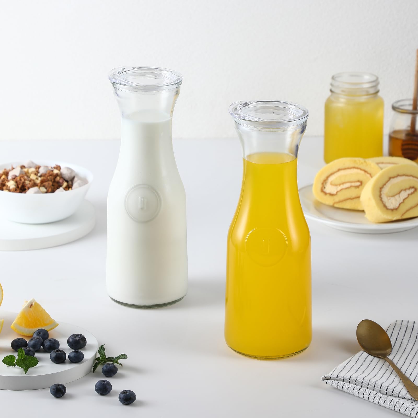 NETANY versatile carafe for water, juice, iced tea, or cocktails.