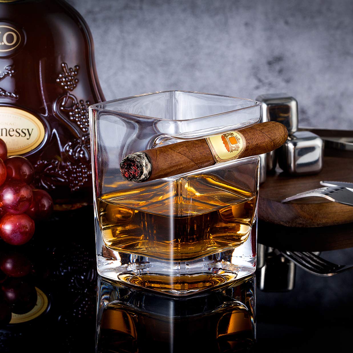 YouYah gift ready set ideal for cigar and whiskey lovers