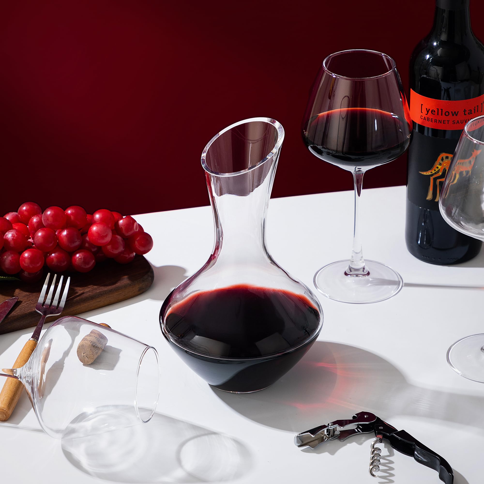 NEW PACIFIC YOUYAH decanter held in hand for comfortable grip
