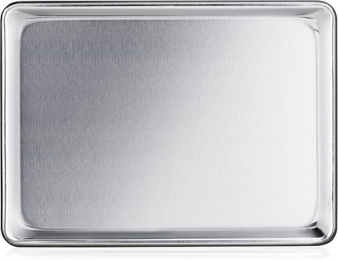 New Star quarter-size sheet pan 9x13-1in for even browning in cookies and pastries.