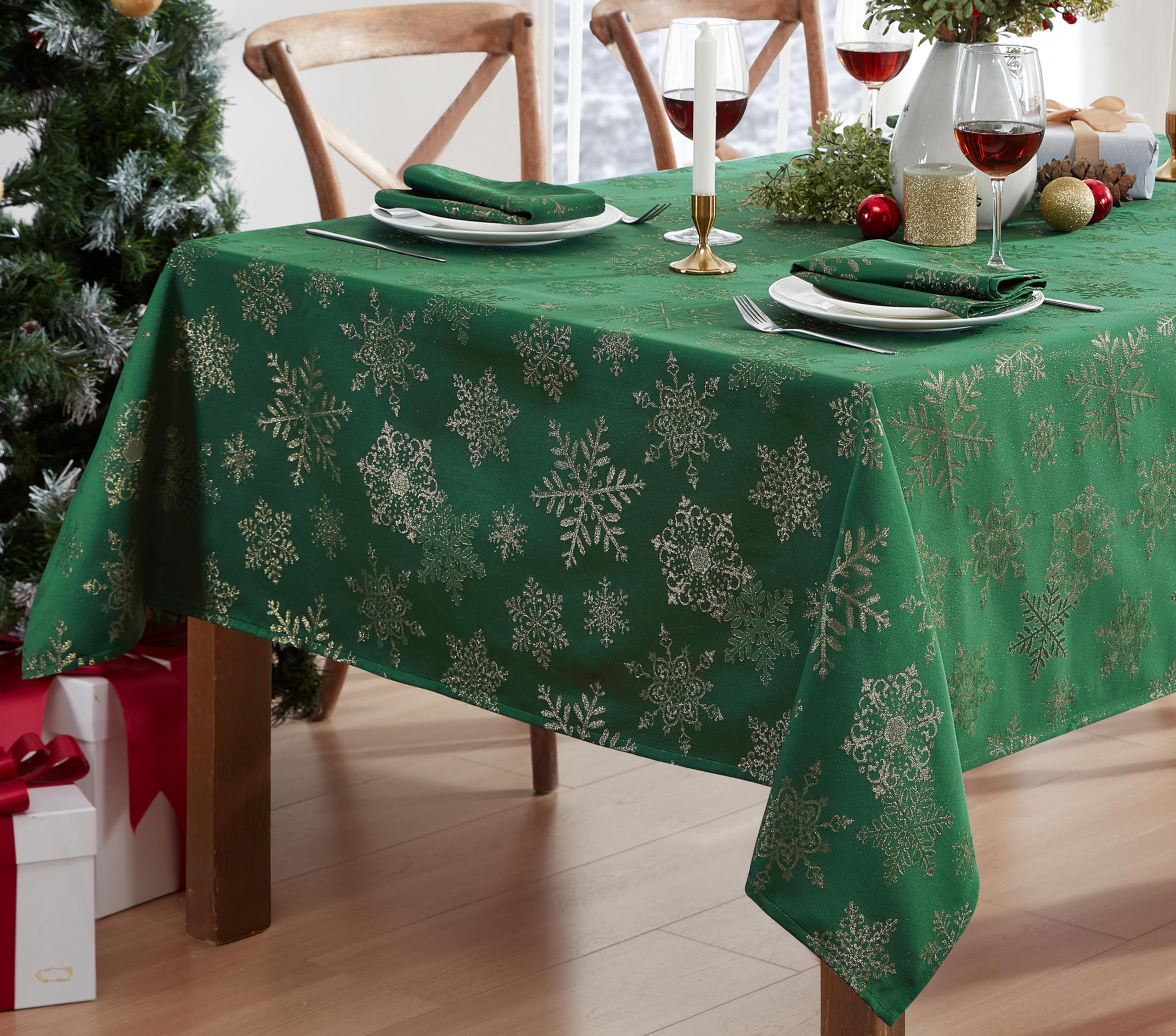 Newbridge machine-washable cover simplifies holiday hosting and reuse.