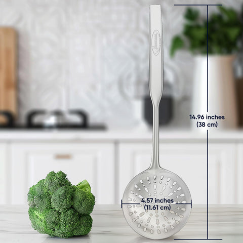 Newness integral forming provides a sturdy, seamless spoon construction.