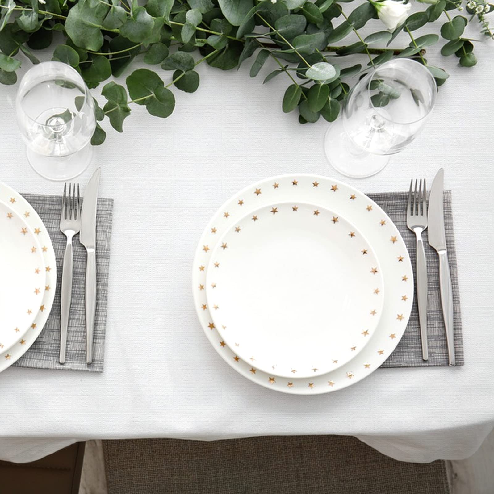 NEWOOK 3-ply table cover is stain-resistant for busy buffets