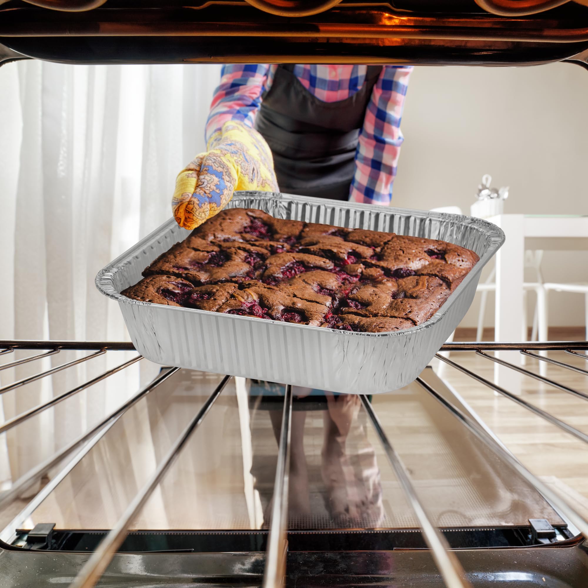 Nicole Home Collection foil pan with lid ideal for baking and serving