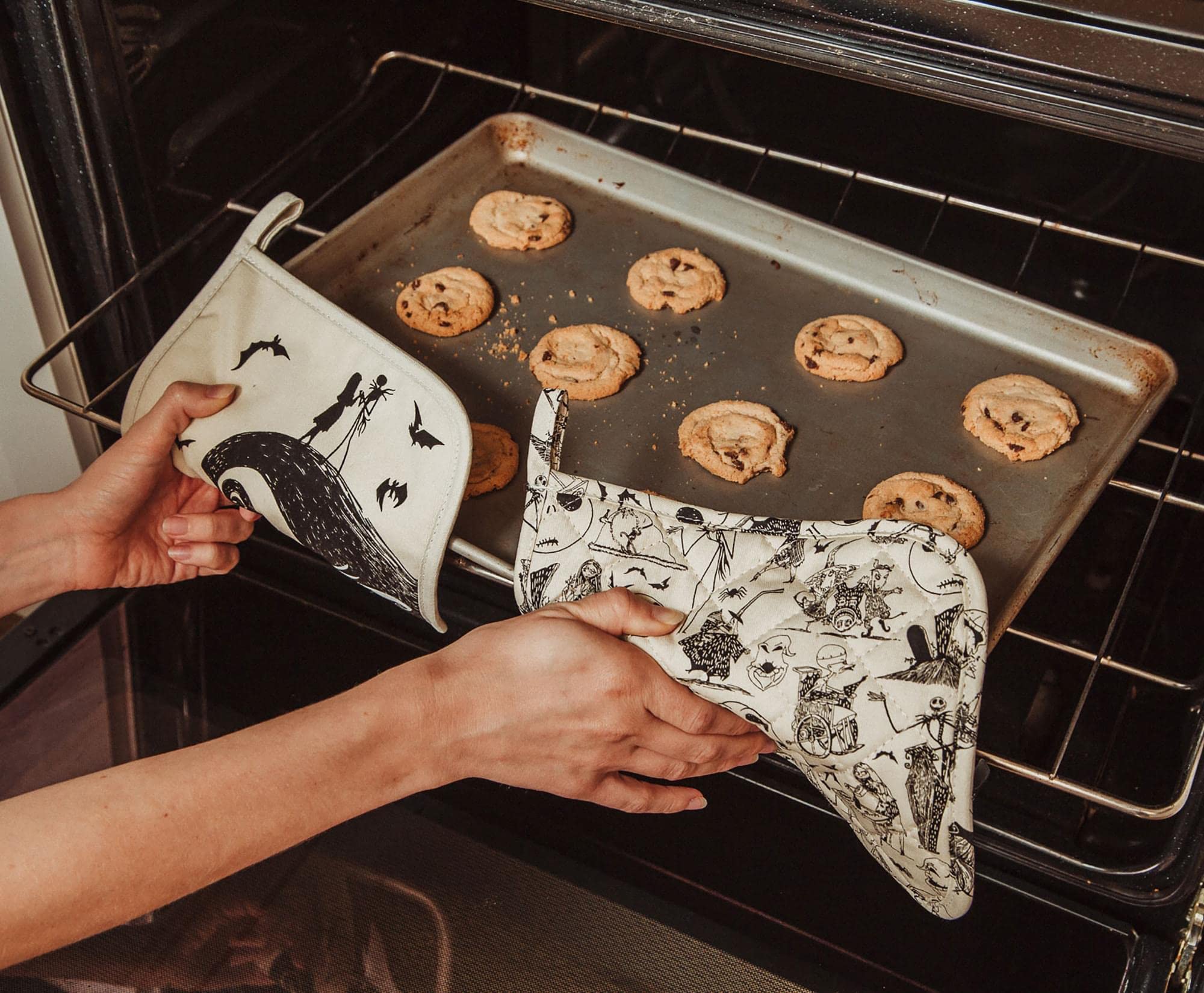 Nightmare Before Christmas soft cotton pot holder with hanging loop for storage