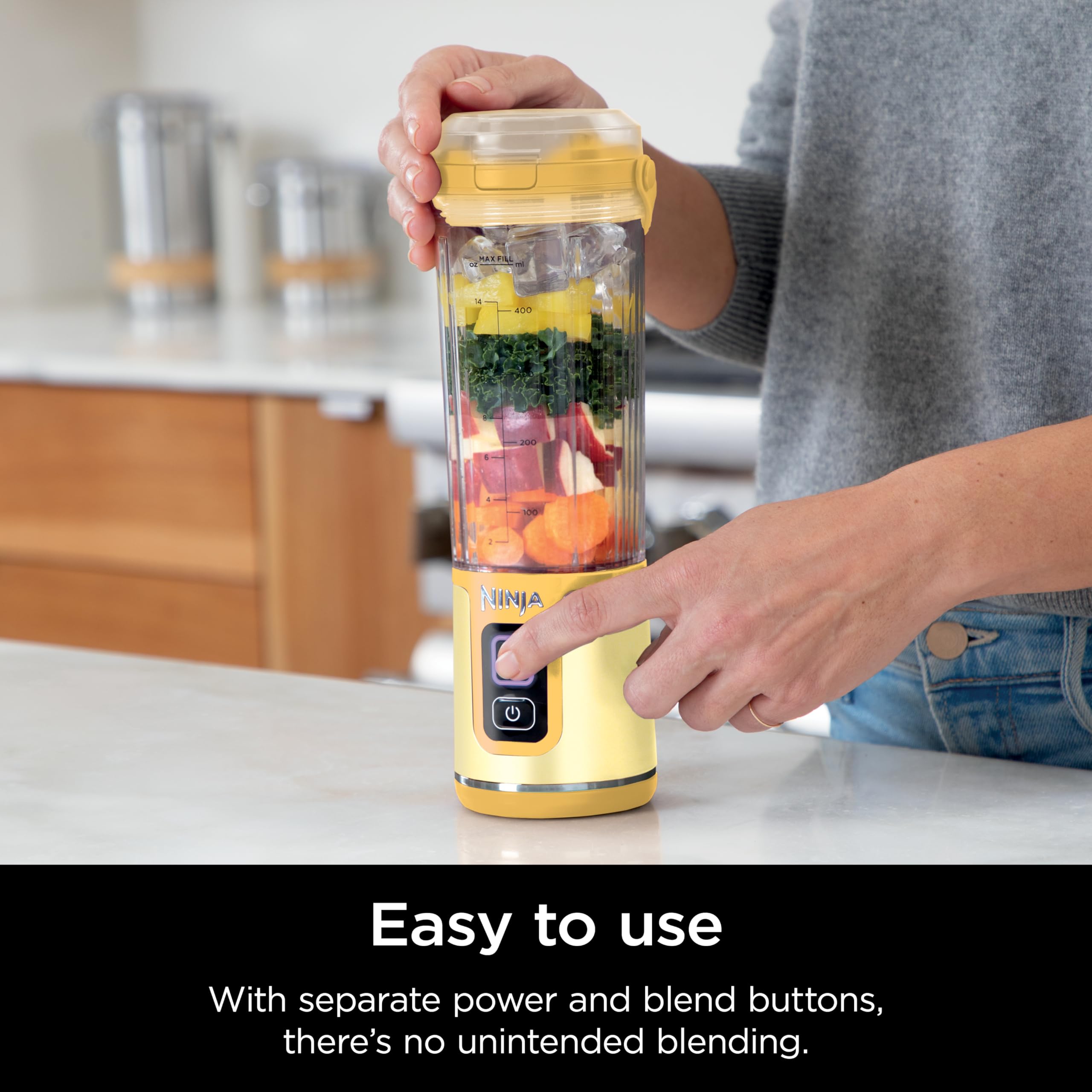 Ninja Blast carry handle for easy transport of drinks.