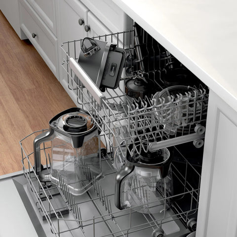 Ninja CO905KS blade and processor handle frozen ingredients with ease.