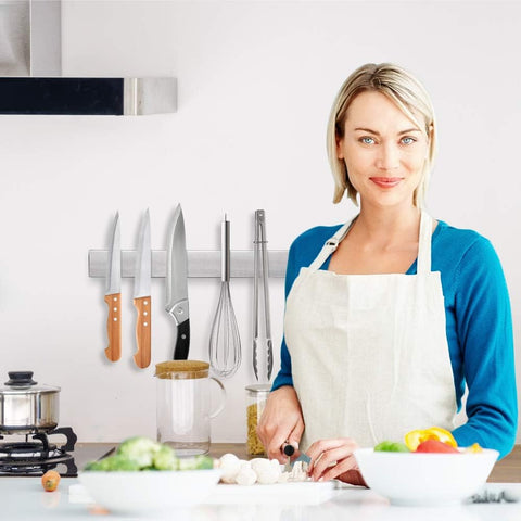 Ninonly satin-finish strip blends with modern kitchens and provides compact storage.