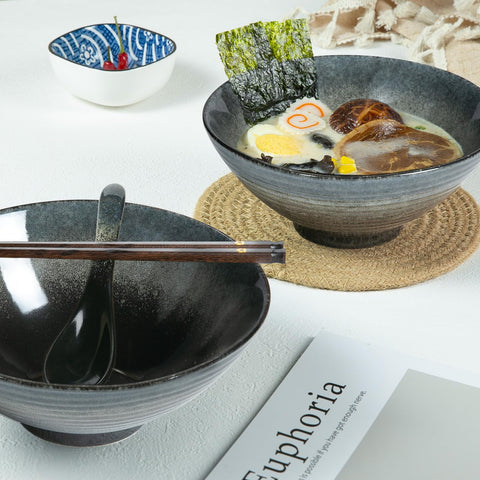 Niturceal black ceramic glaze on bowls highlights authentic Japanese style.