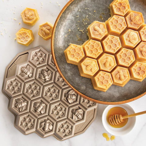 Nordic Ware Honeycomb Pan top view shows oven-ready design up to 400°F.