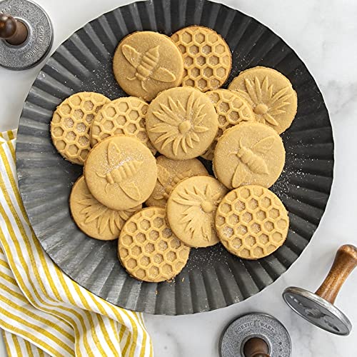 Nordic Ware made-in-USA construction supports domestic craftsmanship and high quality.