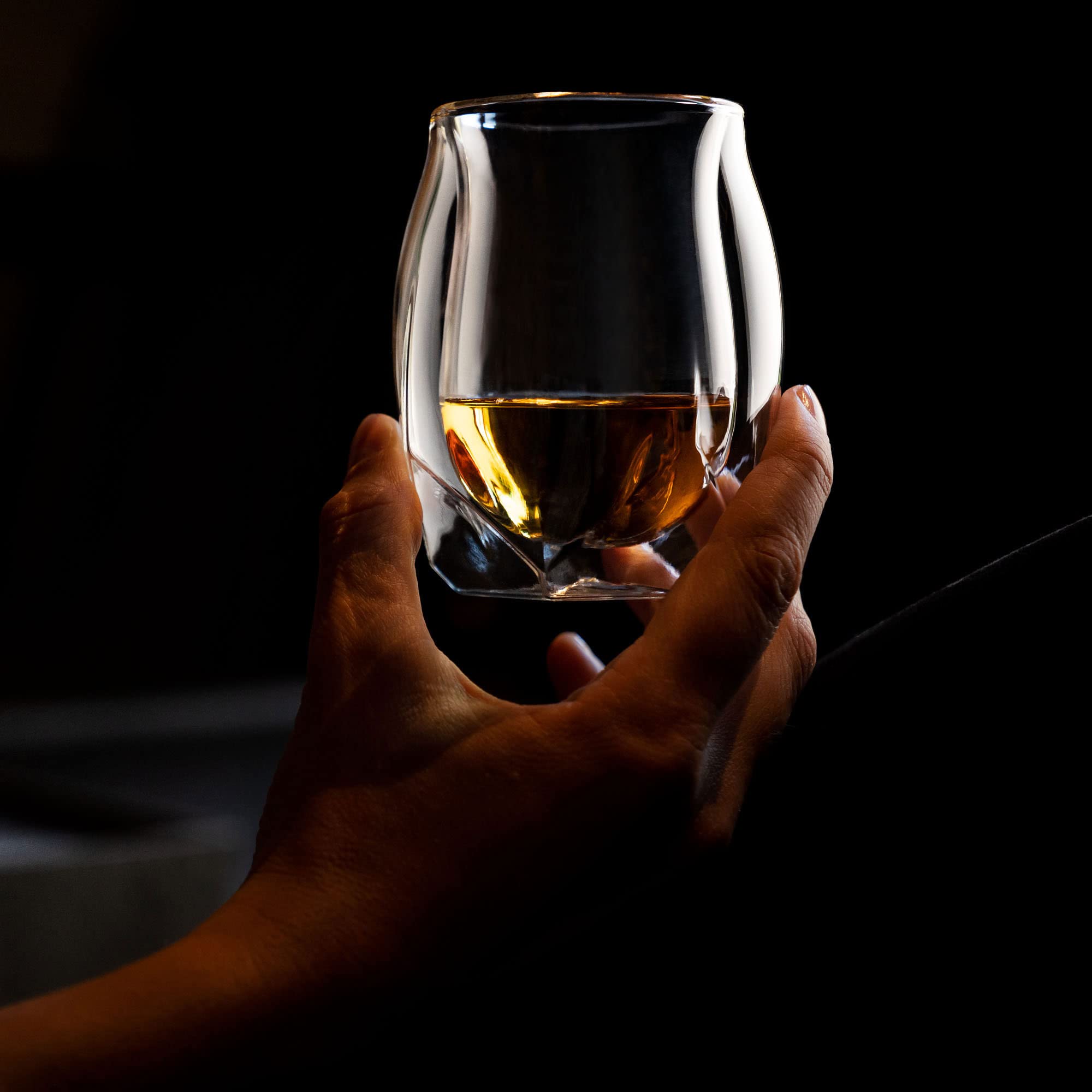 NORLAN Whisky Glass polishing cloth included for crystal-clear maintenance