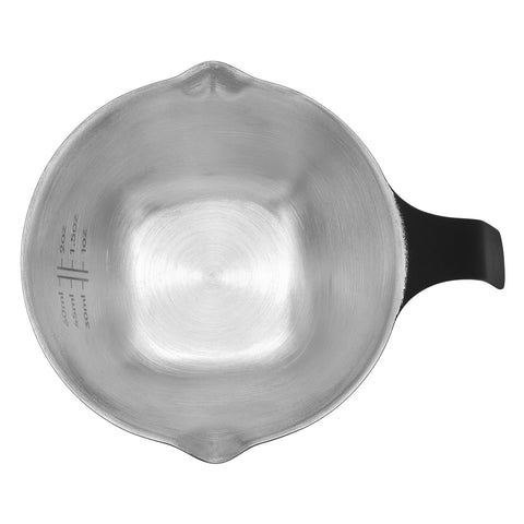 Normcore ergonomic design enhances control during pouring