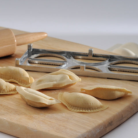 Norpro pierogi maker easy-clean design simplifies cleanup after cooking.