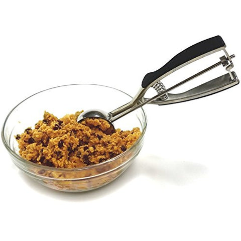 Norpro scoop with Santoprene handle for easy pet food portions