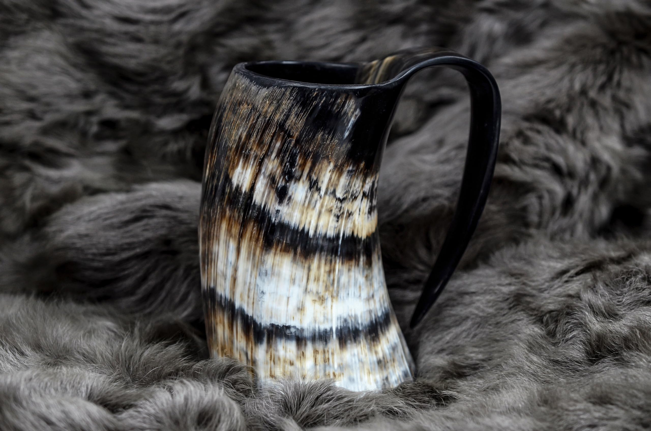 NORSE EMPIRE Authentic horn mug ideal for beer, mead, or mealtime rituals.