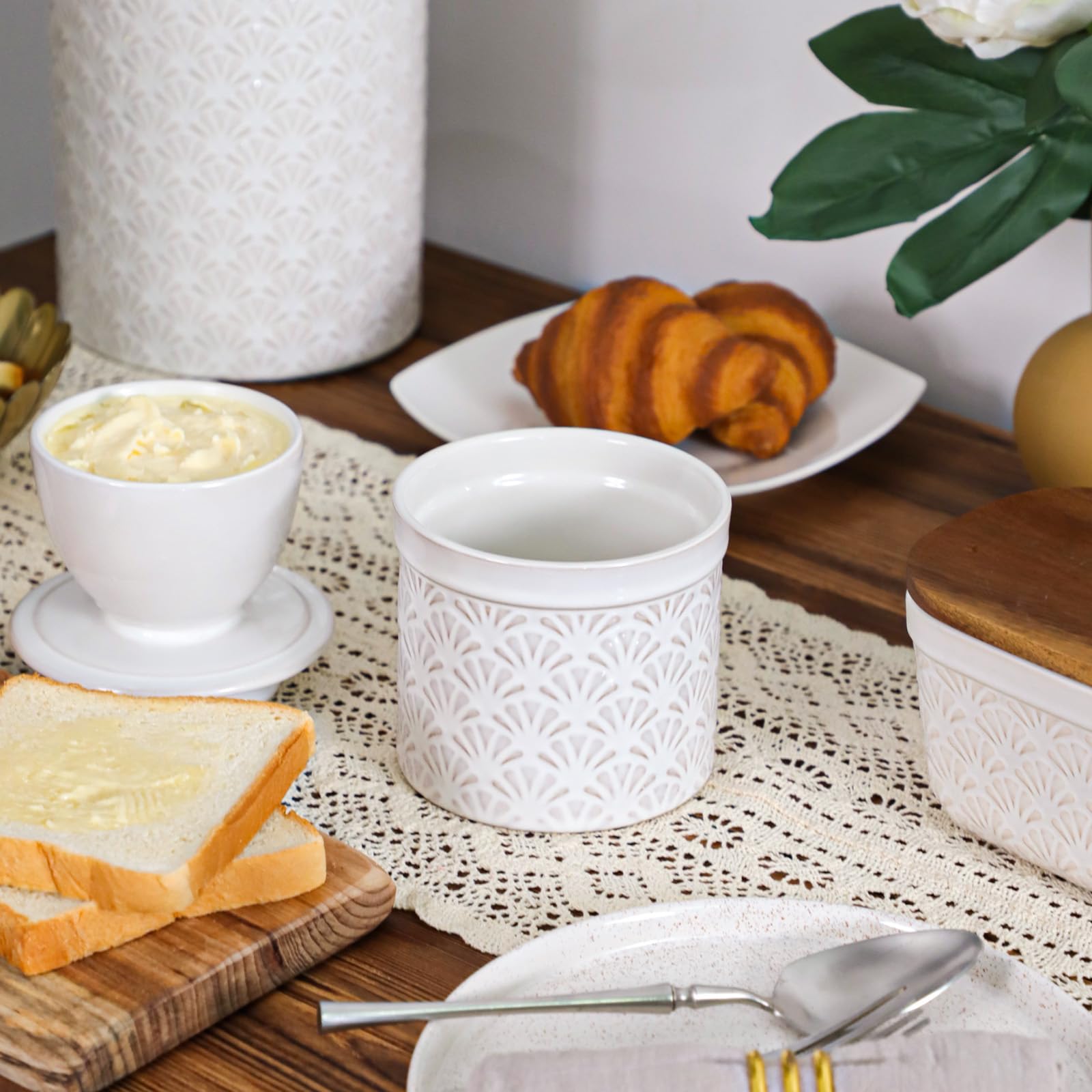 Nucookery petal-pattern crock enhances farmhouse kitchen decor