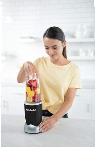 NutriBullet Pro 900W cyclonic blade action for efficient blending