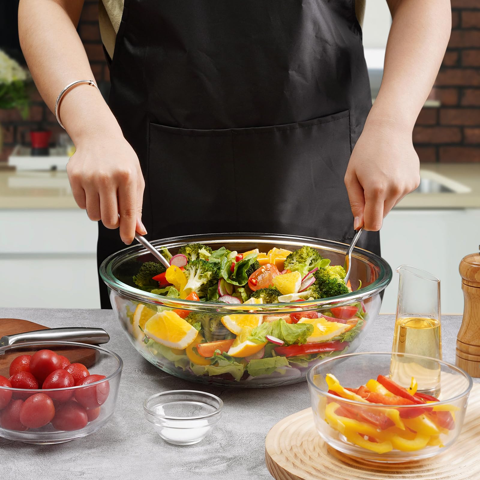 NutriUPS 6.3QT glass bowl storing leftovers after meals.