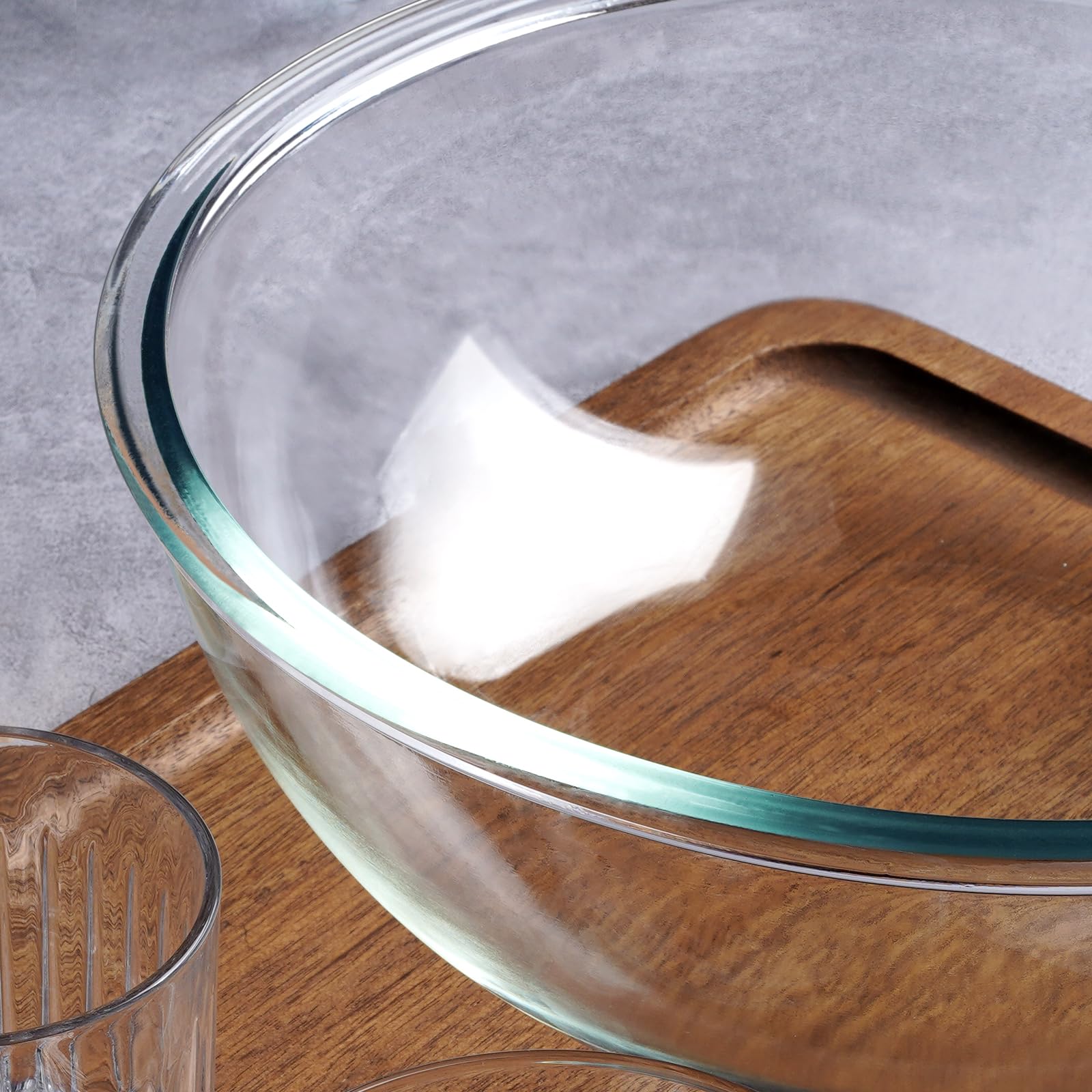 NutriUPS 6.3QT glass bowl with fresh salad ready to serve.