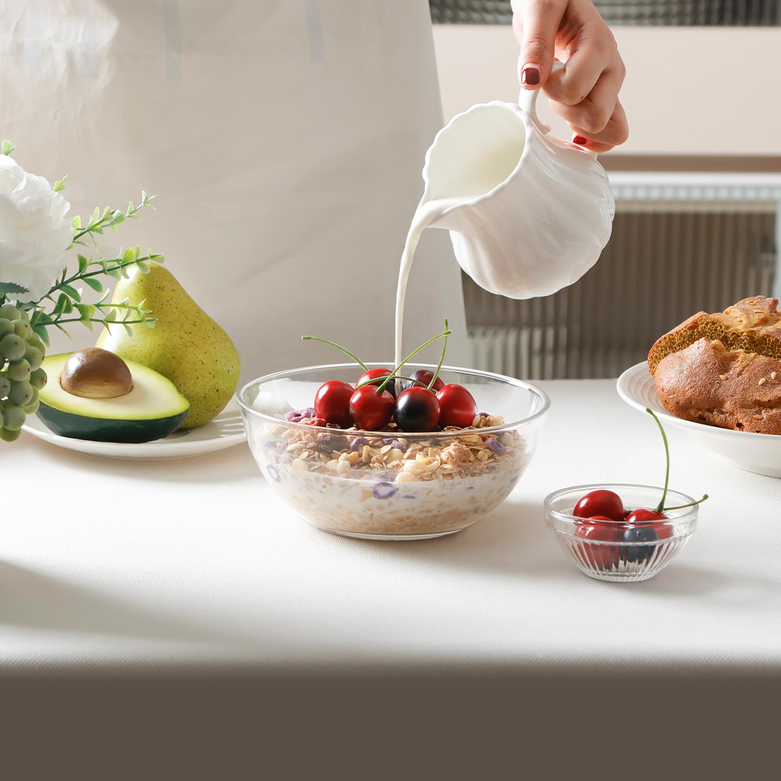 NUTRIUPS microwave-safe glass bowls for quick reheats and easy heating.