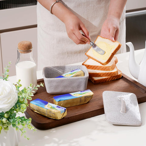 NutriUPS dishwasher-safe ceramic cleans easily after use.