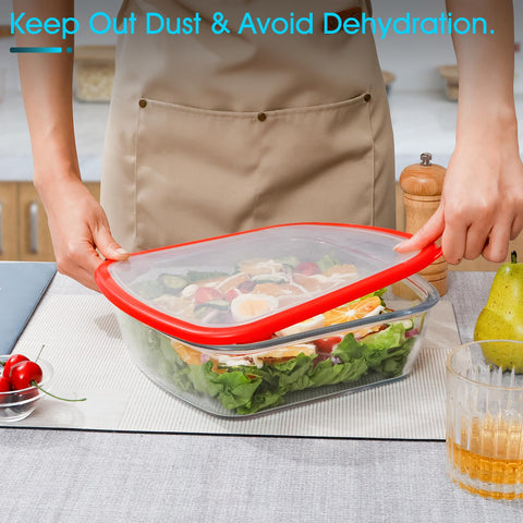 Nutriups square bakeware with ergonomic curved edges for easy handling.