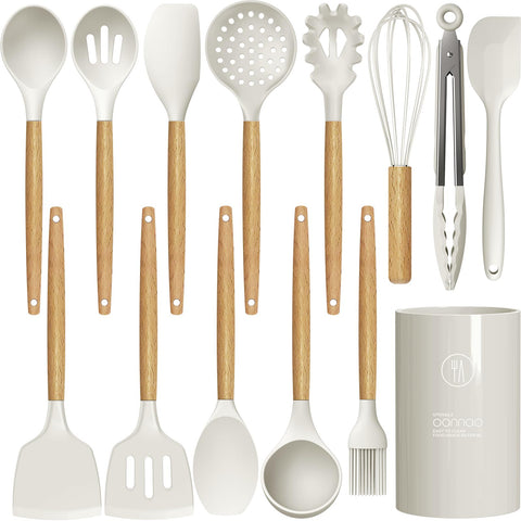 Oannao silicone utensils with heat-resistant heads protect non-stick pans.
