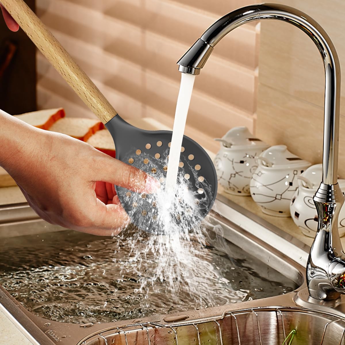 Oannao gray whisk with sturdy handle for batters