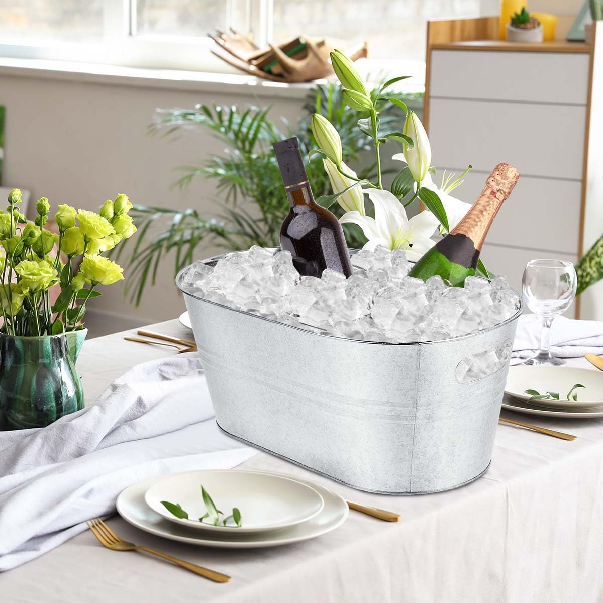 OBTANIM champagne and wine ice bucket supports efficient guest service