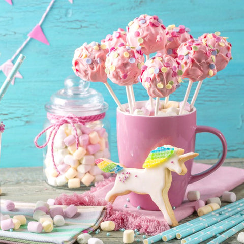 Ocmoiy complete set includes wrappers and sticks for party favors.