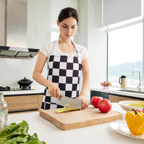 Ohocut apron closeup shows sturdy material and practical pocket storage.