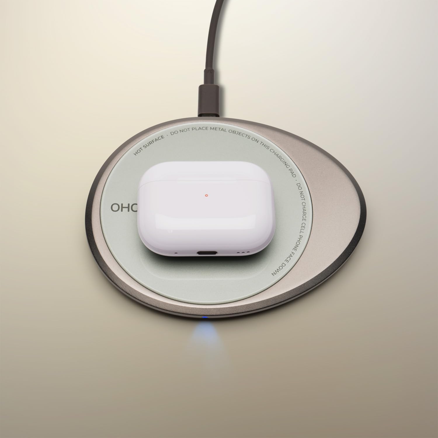 OHOM Ui 3 mug emits gentle steam with a aroma-friendly ceramic surface.