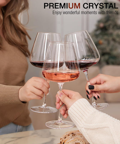 OJA wine glass edge with 1mm rim enables refined tasting and easy sipping.