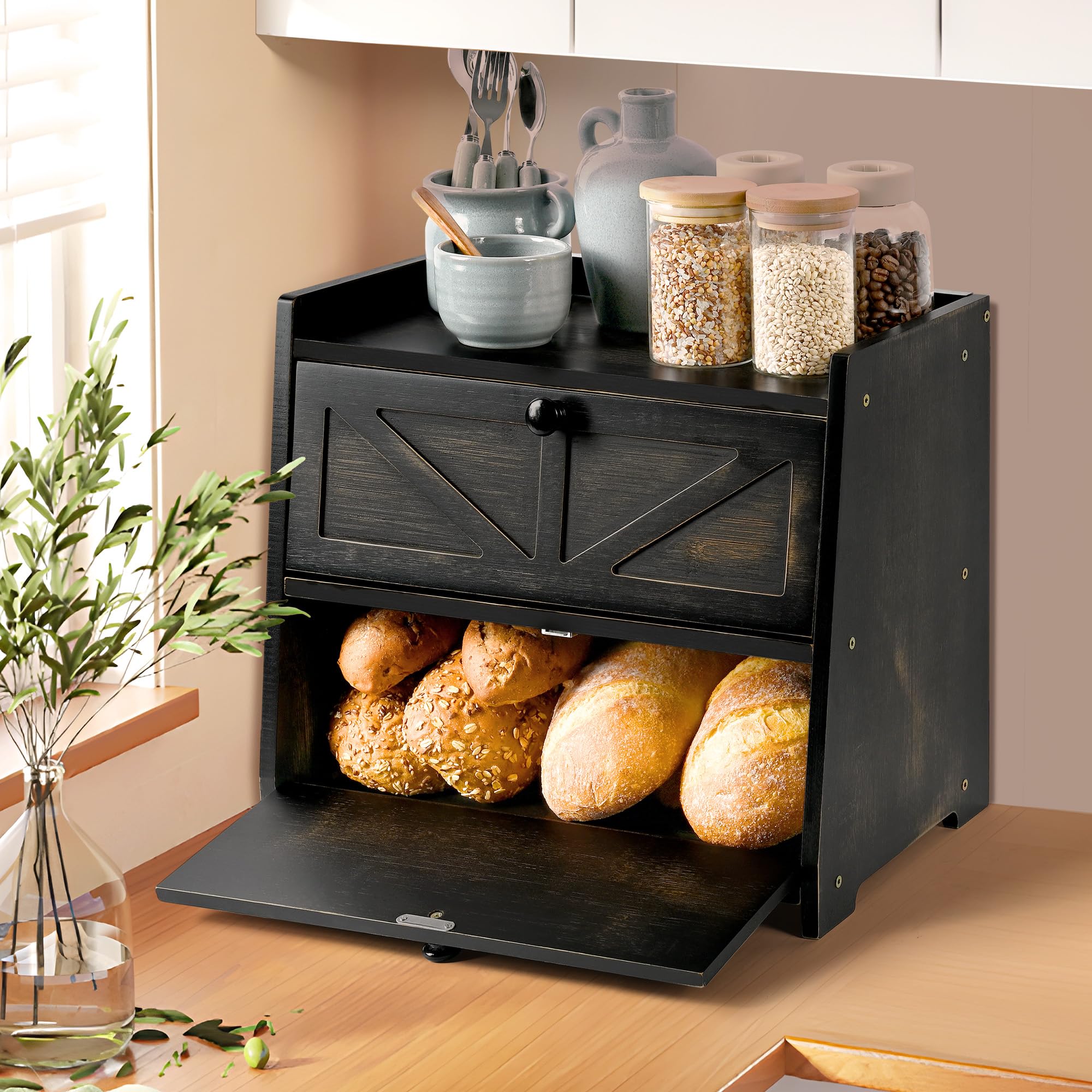 Ollieroo bread box close up of magnetic latch for secure, easy closure