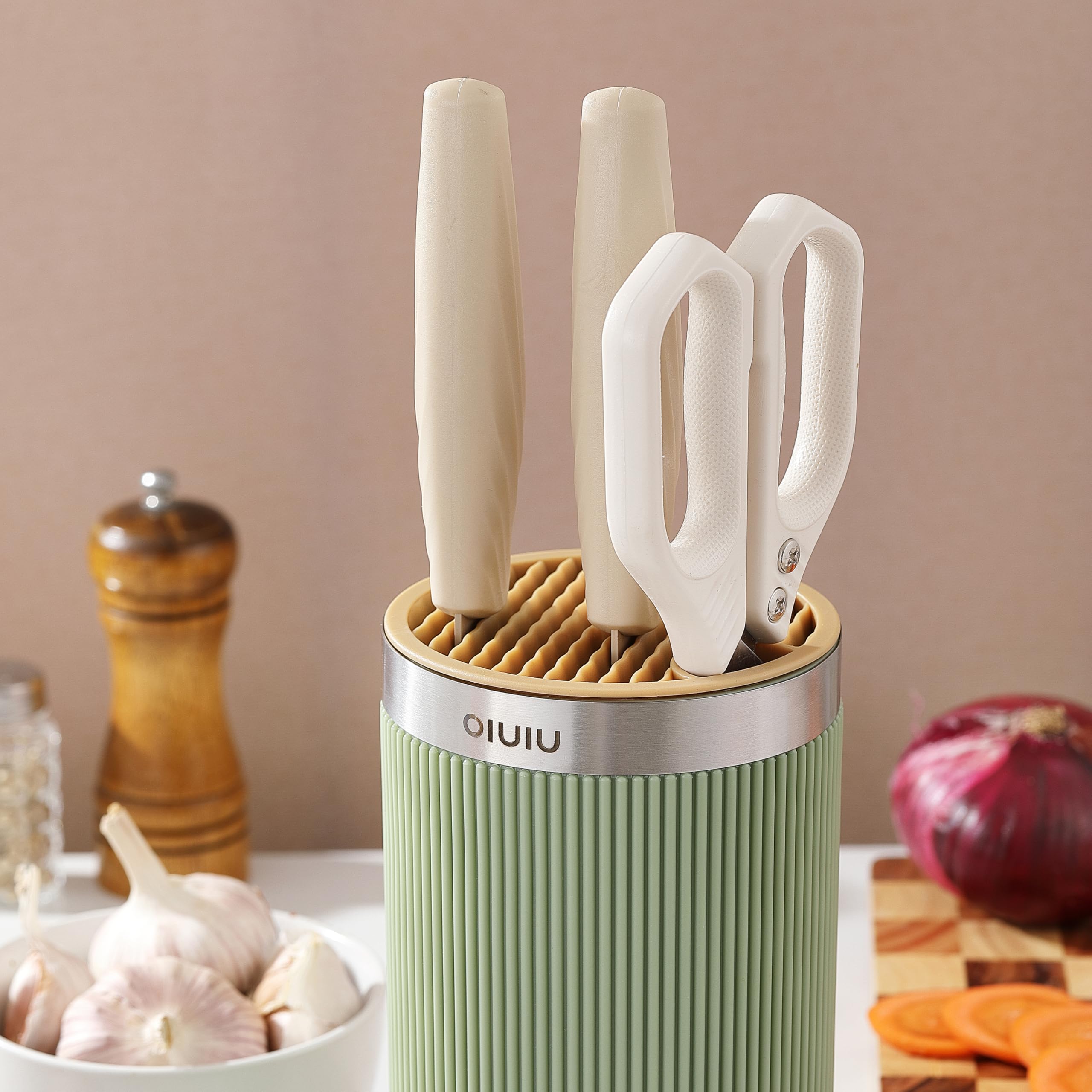 OLULU round knife block green yellow detachable parts for easy cleaning and hygiene