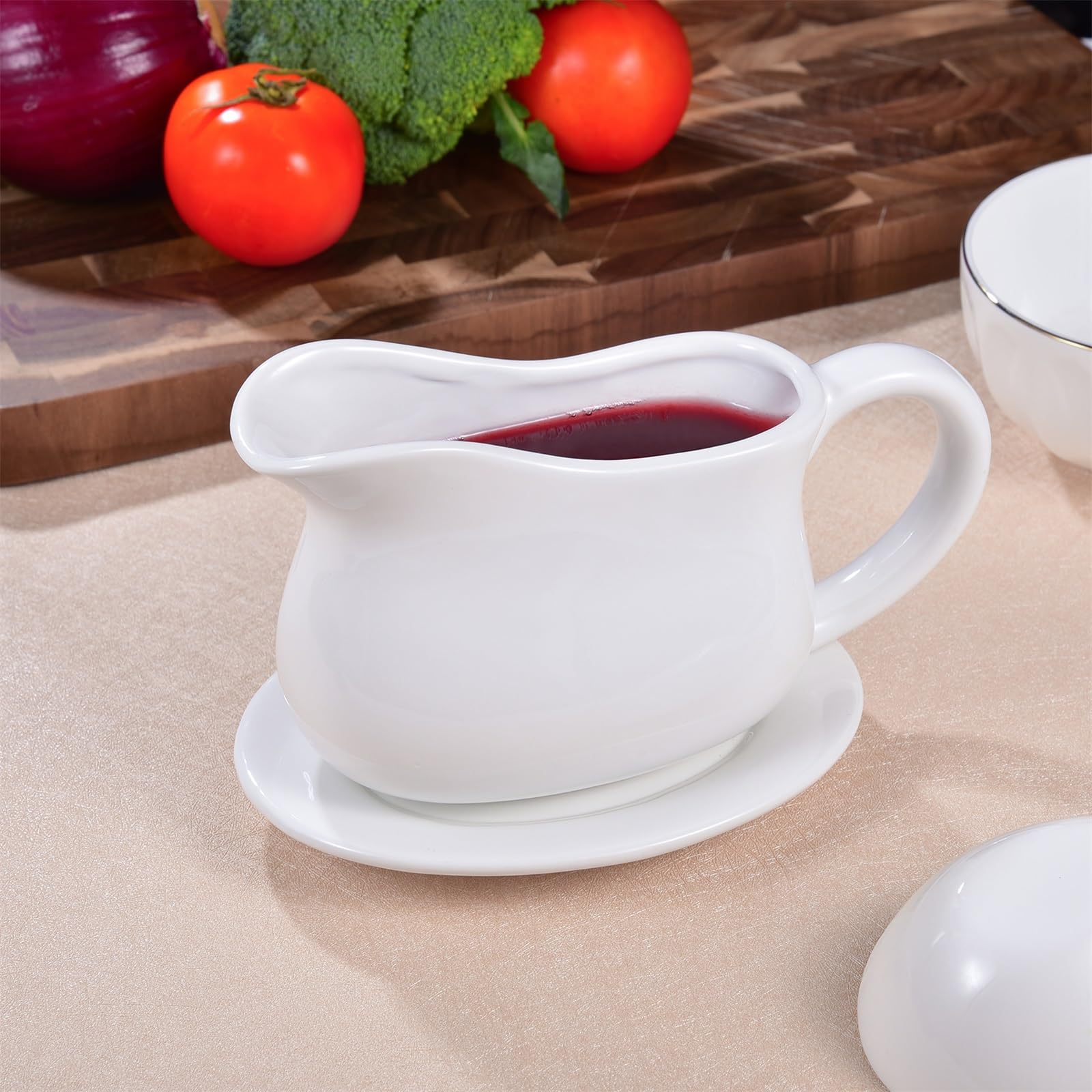 Omesata snow porcelain, microwave-safe for reheating sauces