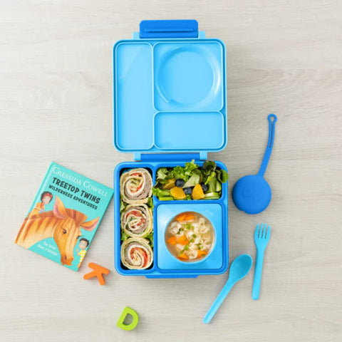 OmieBox Blue Sky insulated jar keeps hot foods warm for hours.