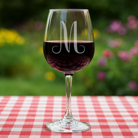 On The Rox Drinks dishwasher-safe wine glass for easy care