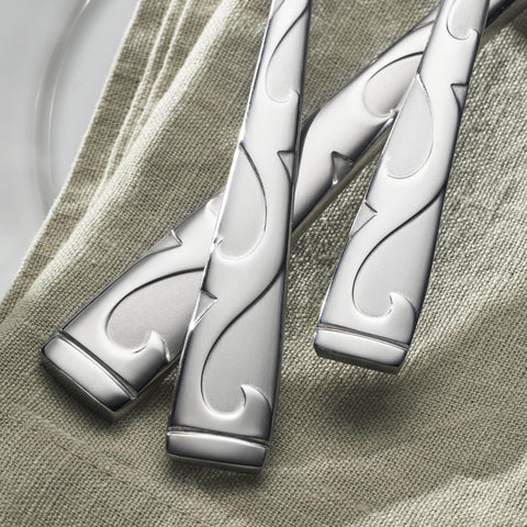 Brushed silver finish of Oneida Tuscany flatware for daily dining