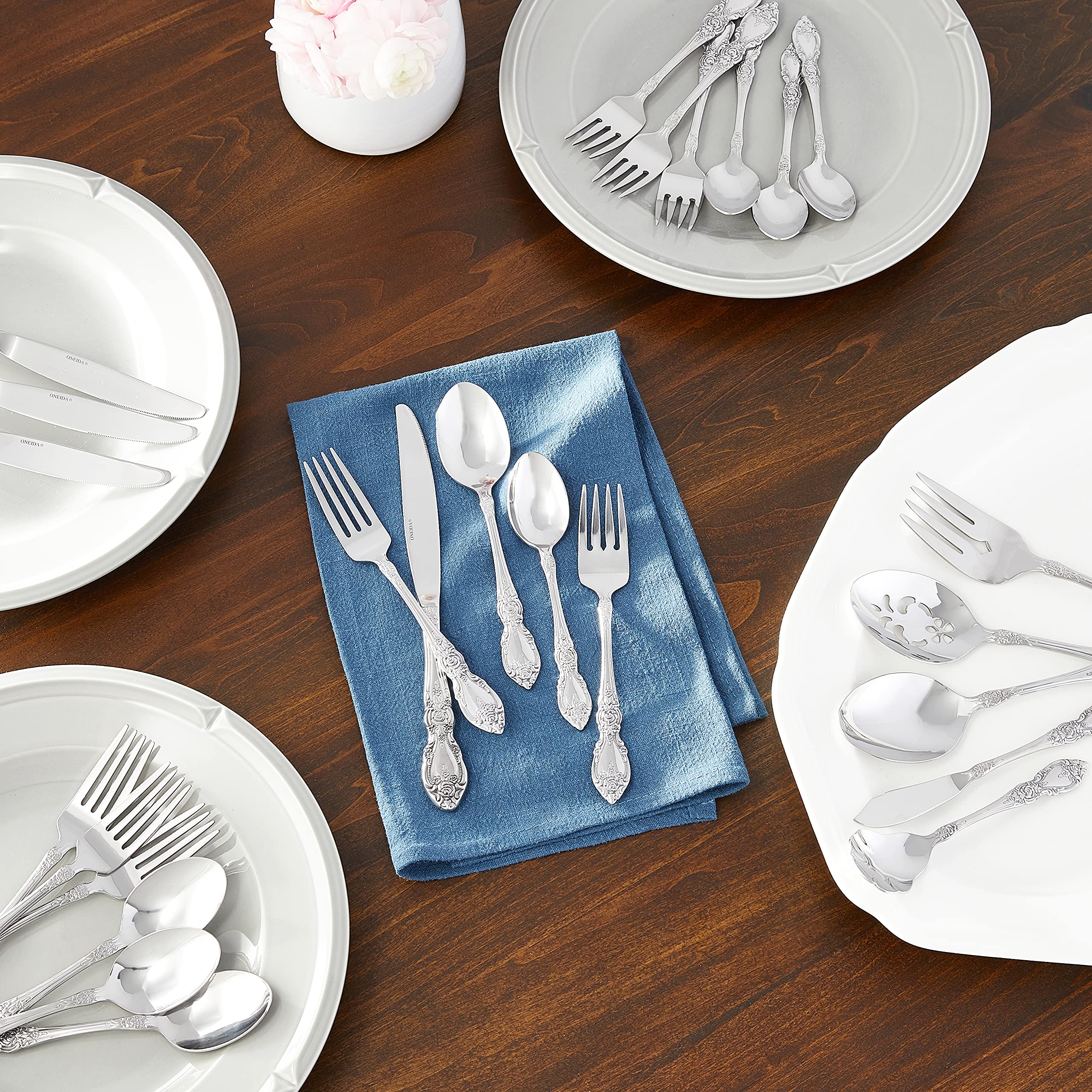 Wordsworth finish catches light for a luxe dining mood