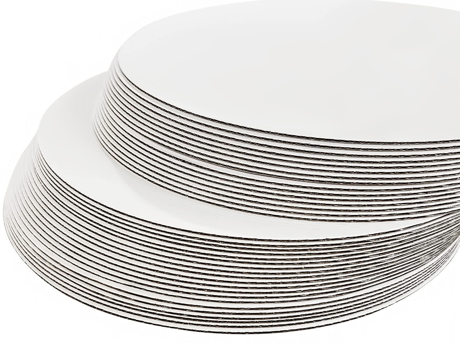 ONEMORE 2 mm thick cake board provides stable support