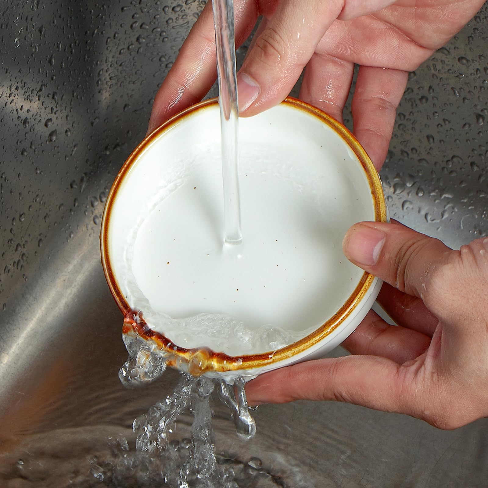 ONEMORE evenly cooked results thanks to the shallow design and heat-friendly construction.