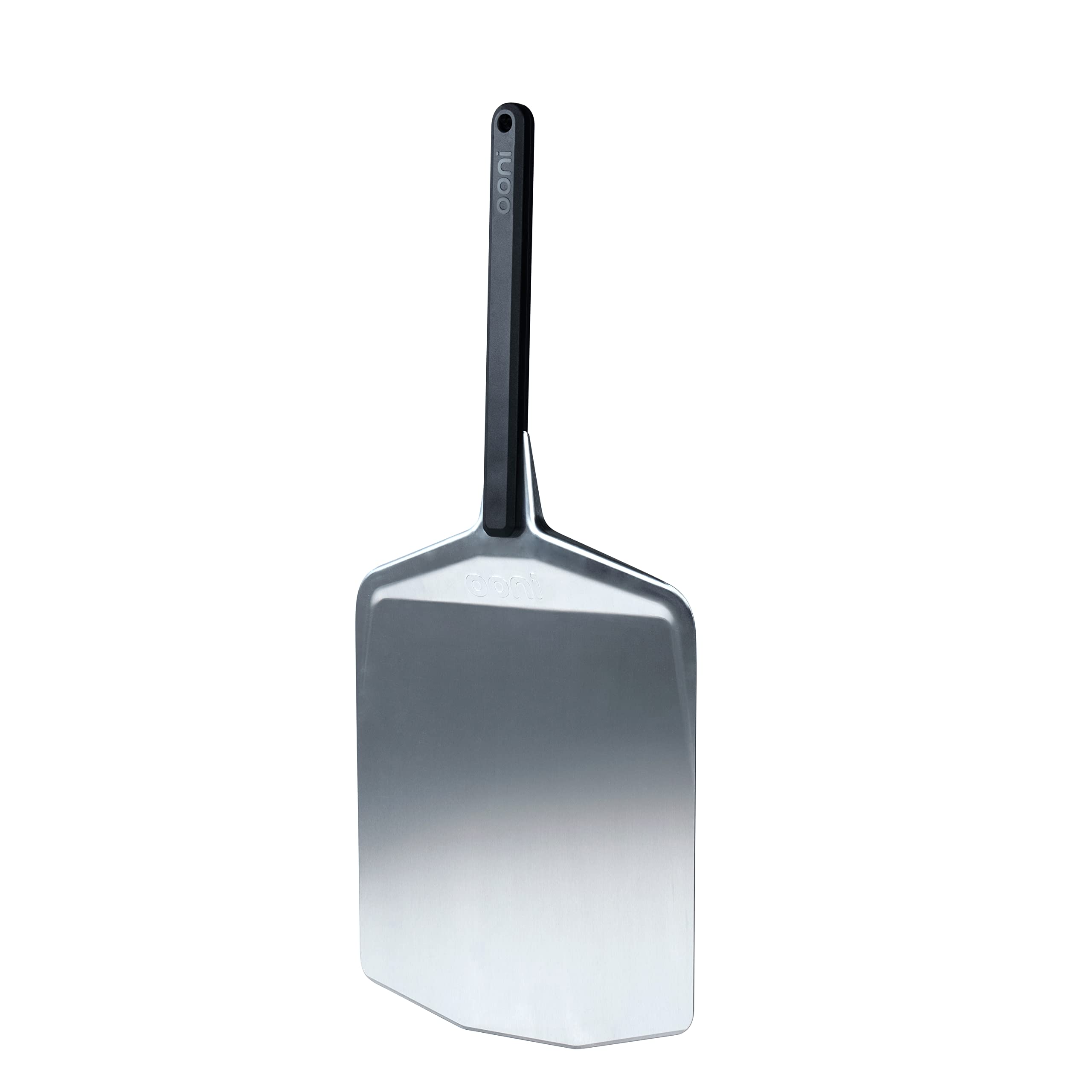 ooni long-handle pizza peel designed to keep hands away from heat during use