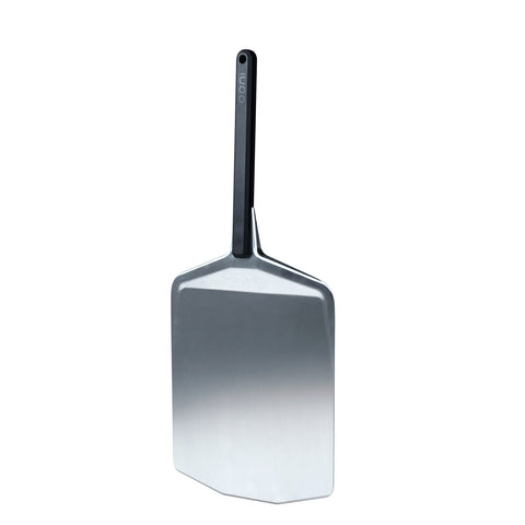 ooni long-handle pizza peel designed to keep hands away from heat during use
