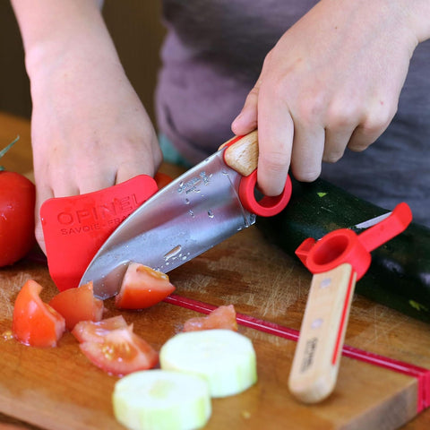 Opinel Le Petit Chef packaging shot shows ready-to-use learning kit.