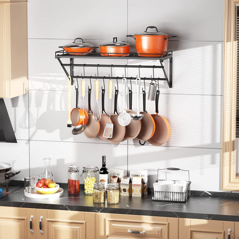 Close-up of OROPY’s 14 movable hooks offering flexible storage options.