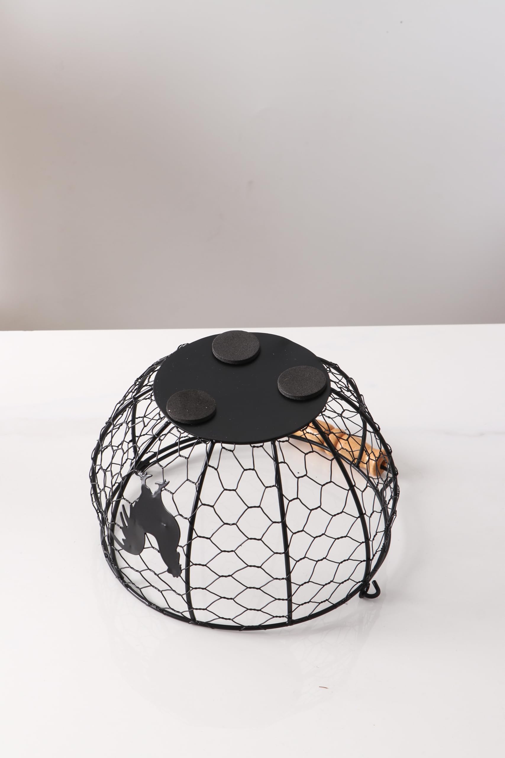 Oskas countertop egg storage in a classic wire basket keeps eggs visible